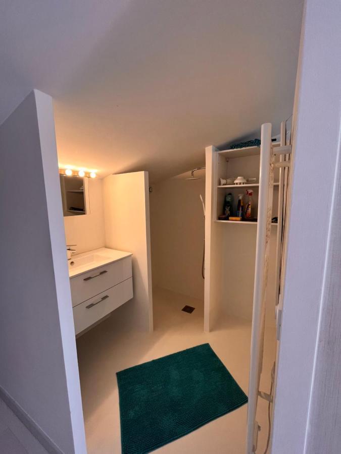 Belle Chambre Spacieuse, Tropezienne, Vue Remparts, Clim, Parking 에그모르트 외부 사진